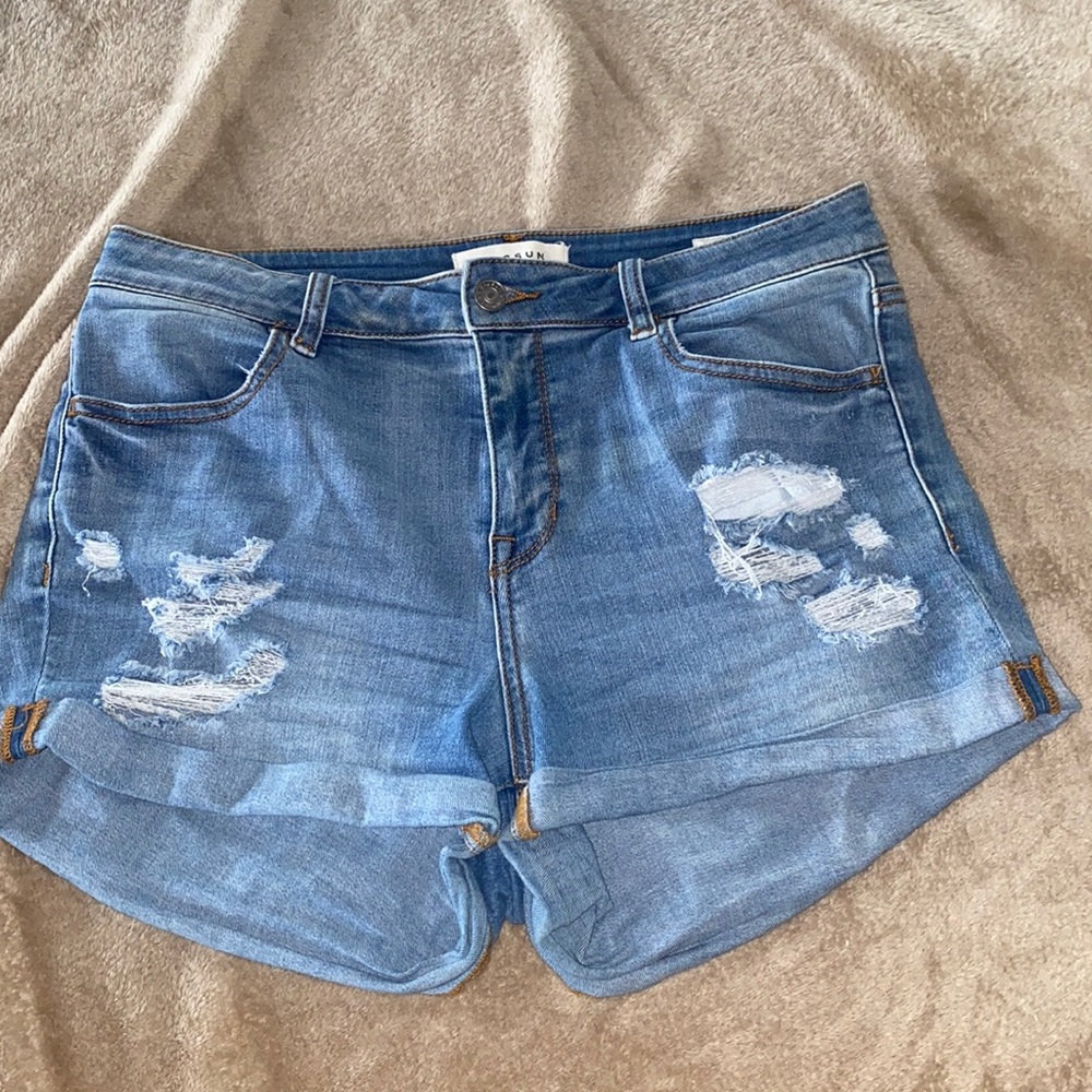 Pacsun Super stretch Shortie shorts size 28!